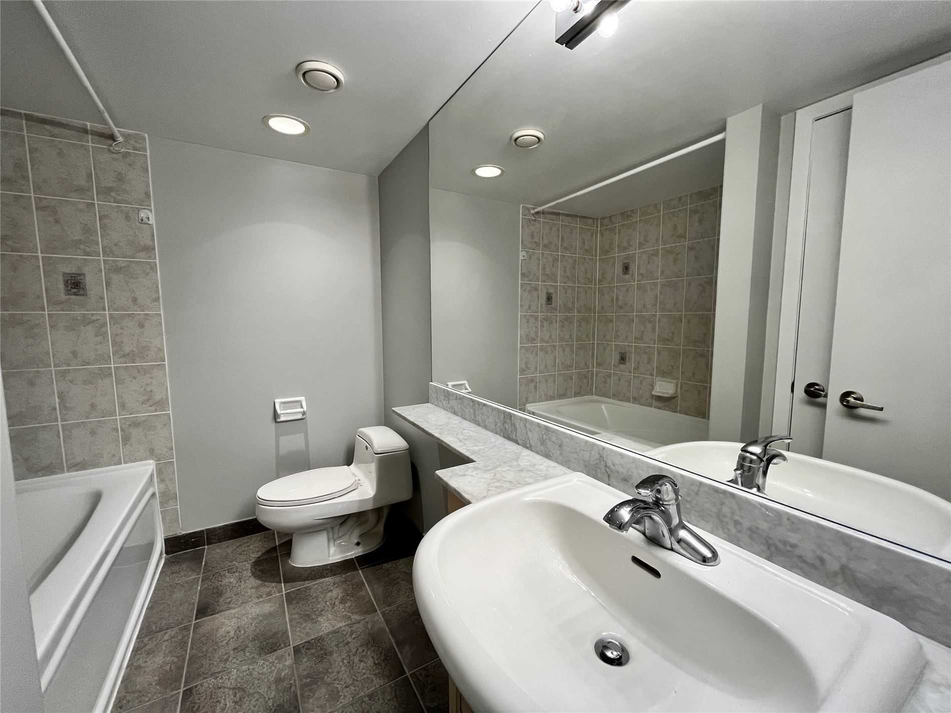 210 Victoria Street, #2403