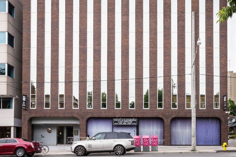 110 Eglinton Ave W, #303B