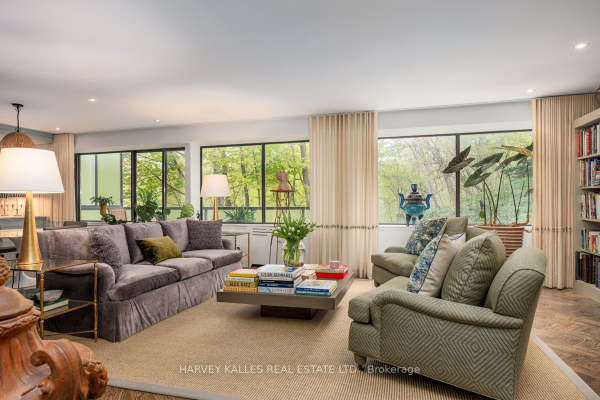 120 Rosedale Valley Rd, Toronto