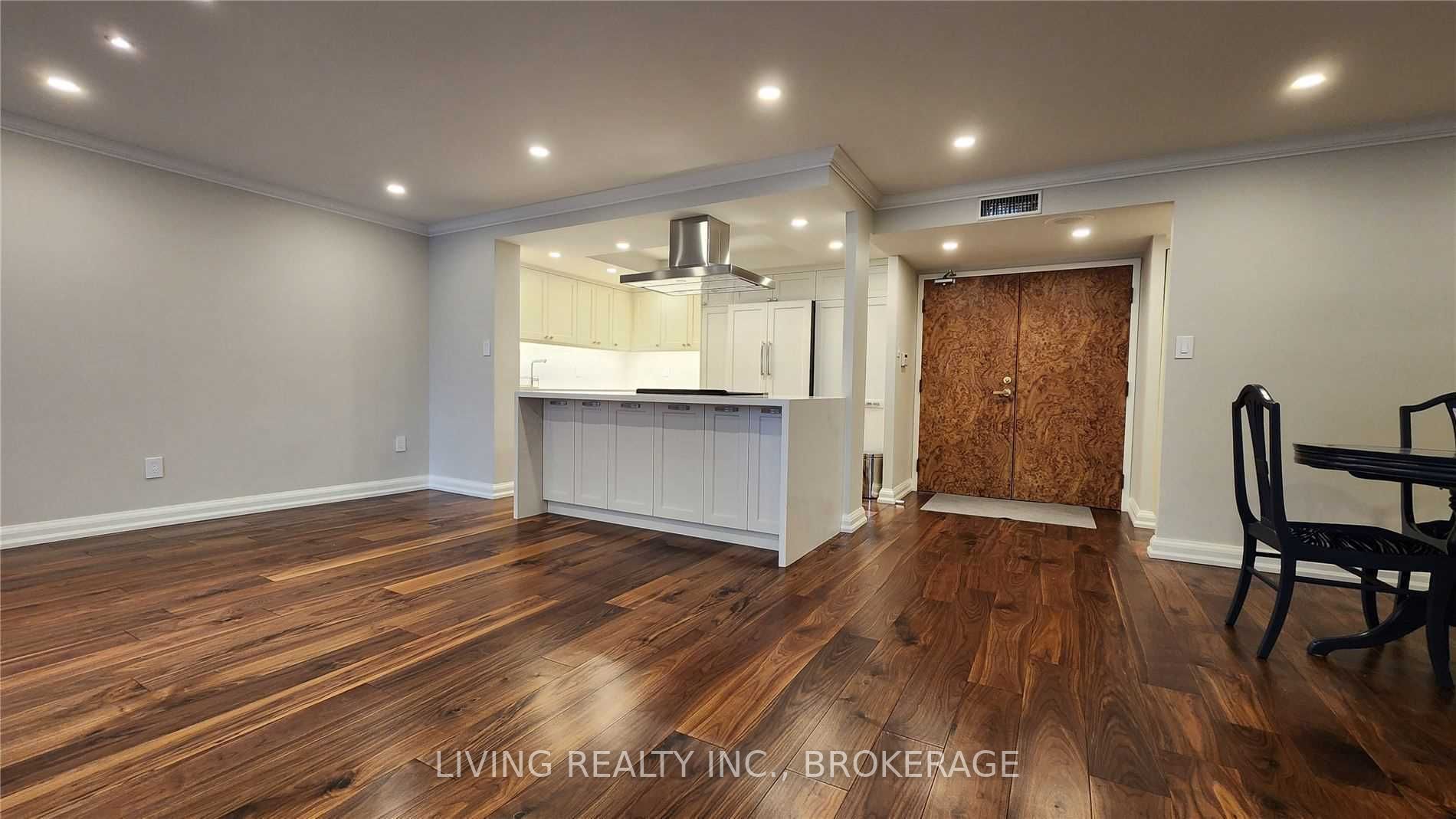 71 Charles St E, #1204