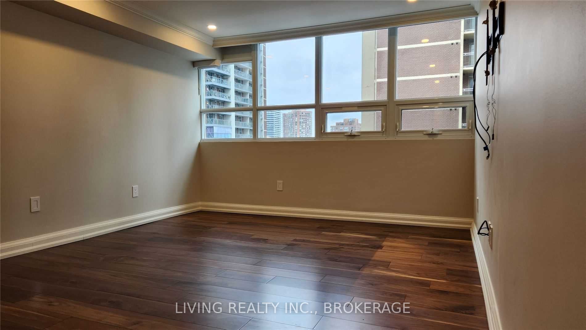 71 Charles St E, #1204