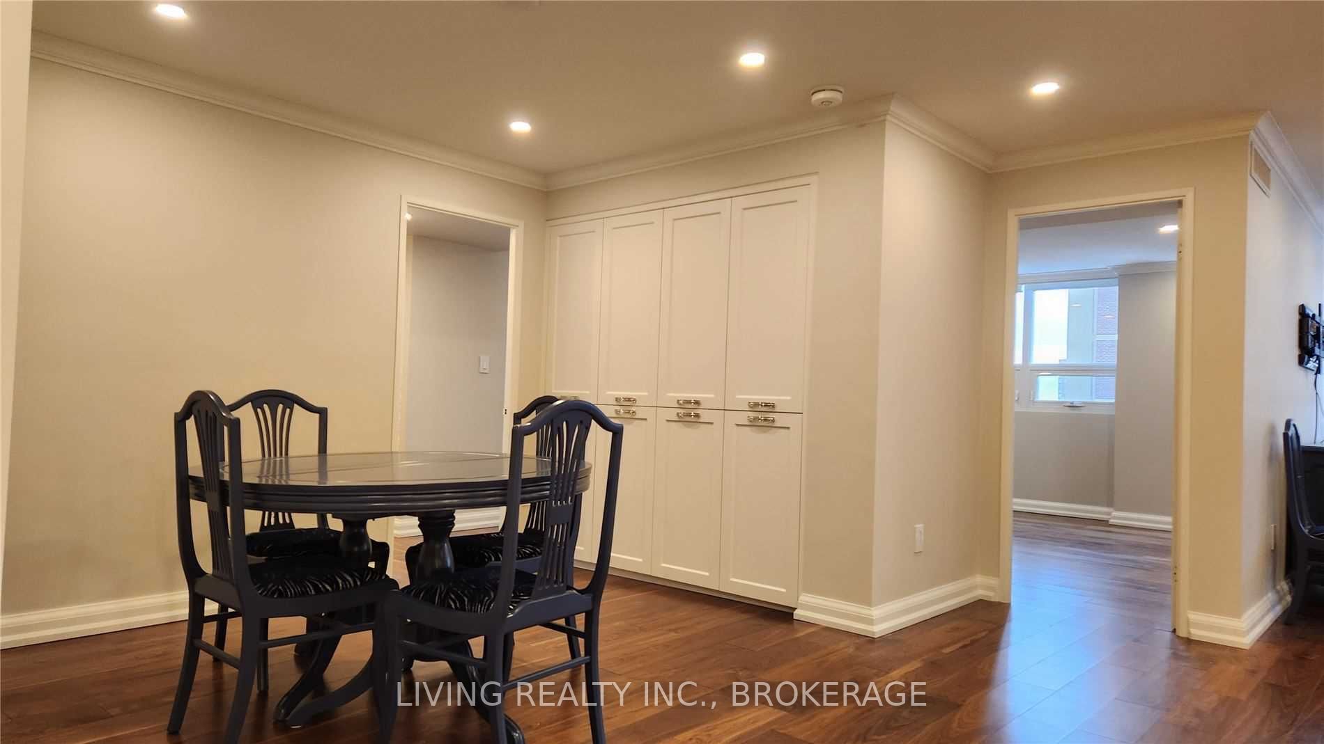 71 Charles St E, #1204