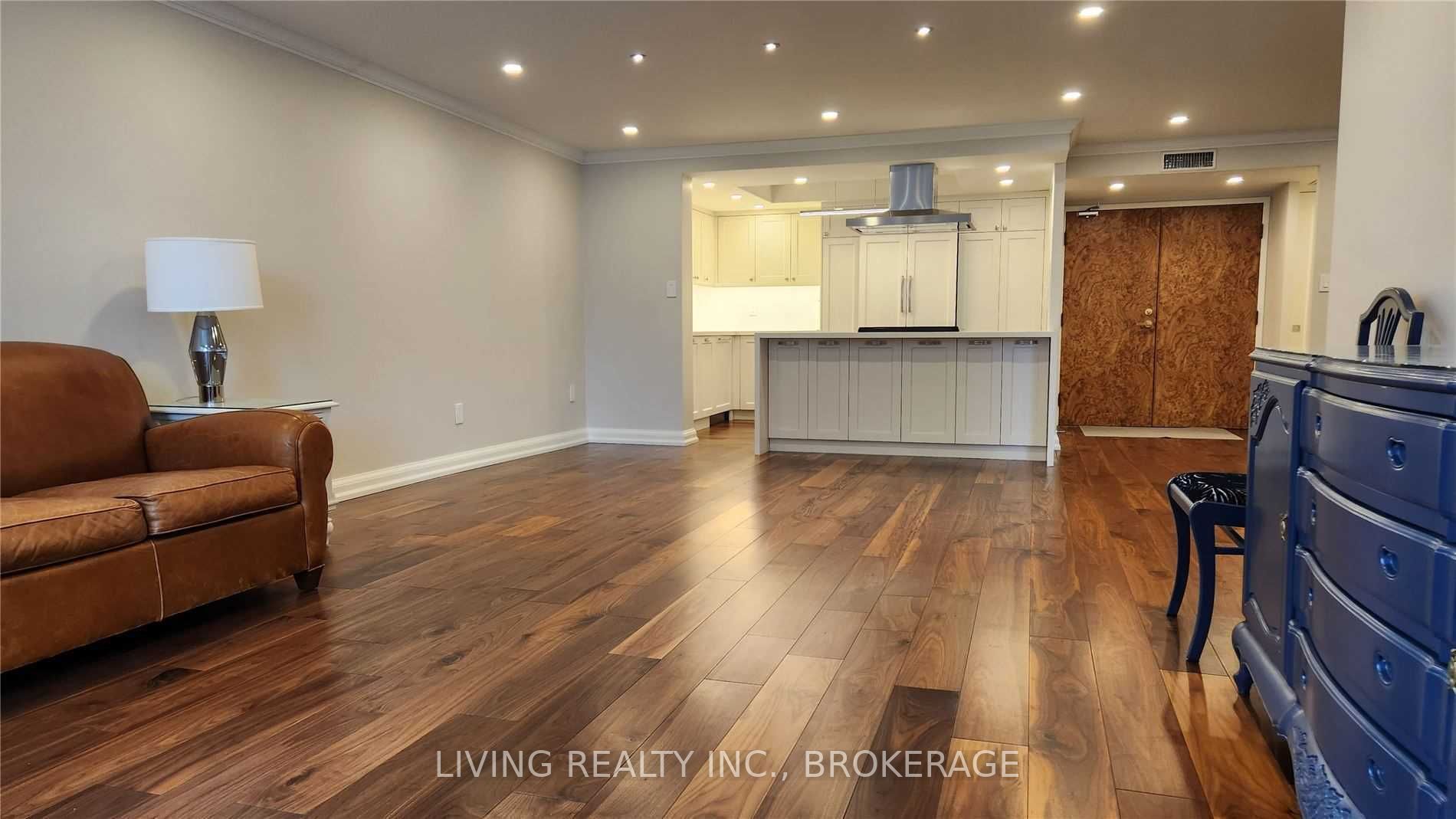 71 Charles St E, #1204
