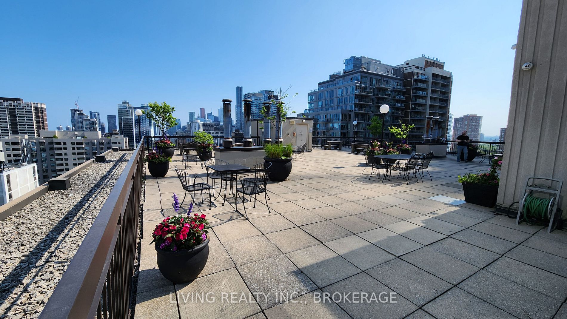 71 Charles St E, #1204