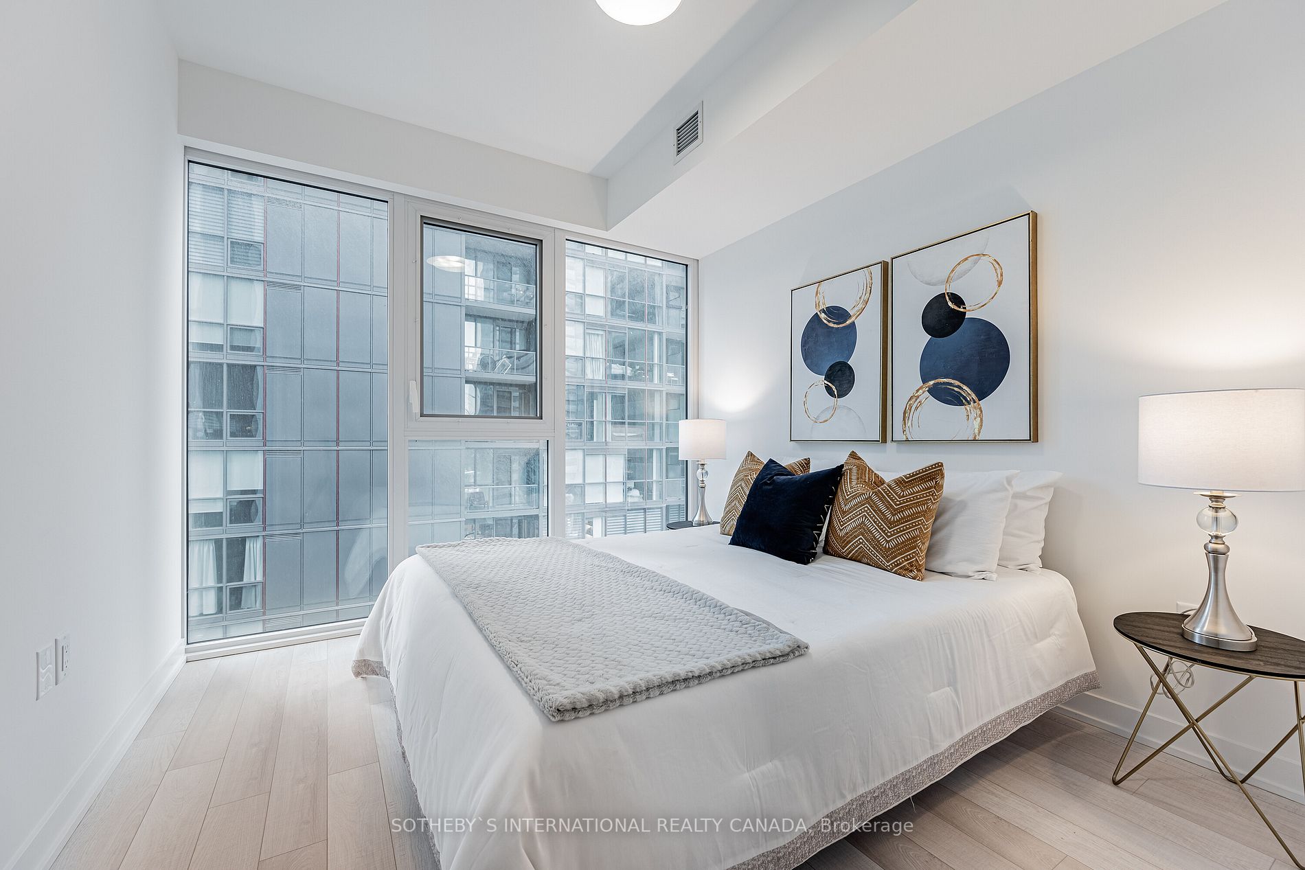 357 King St W, #1409
