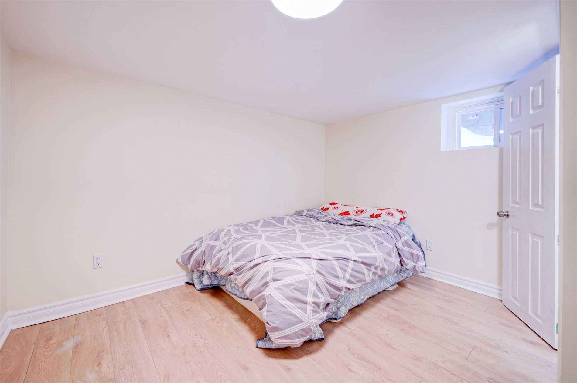 18 Cadillac Ave