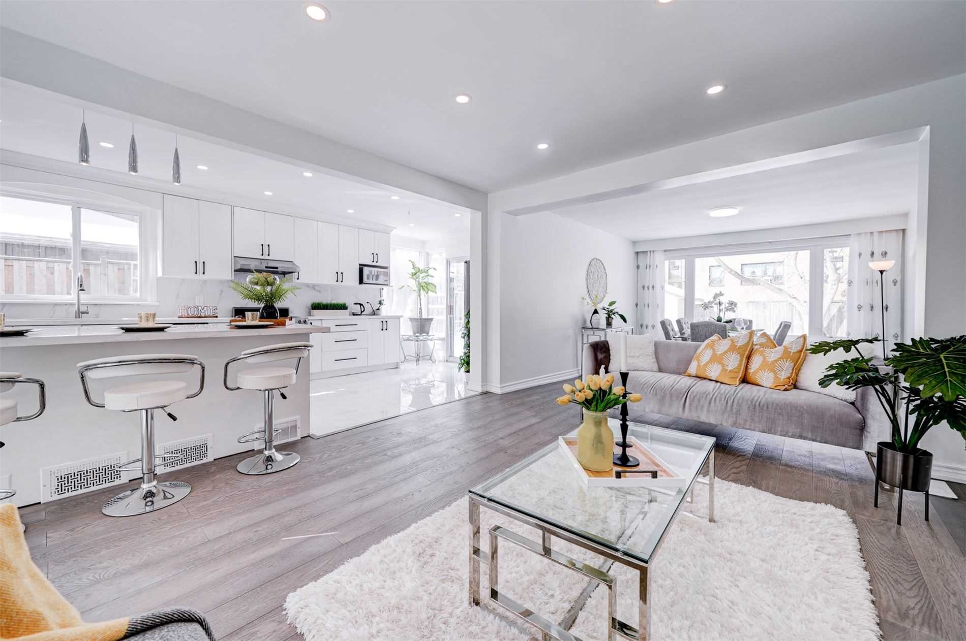 18 Cadillac Ave