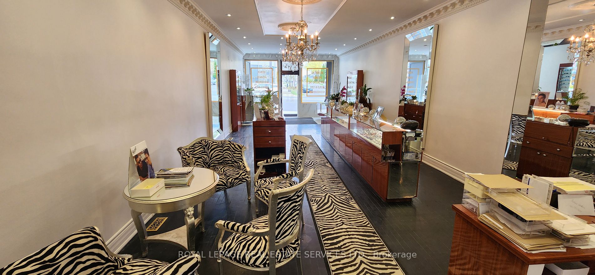 2809 Bathurst St N
