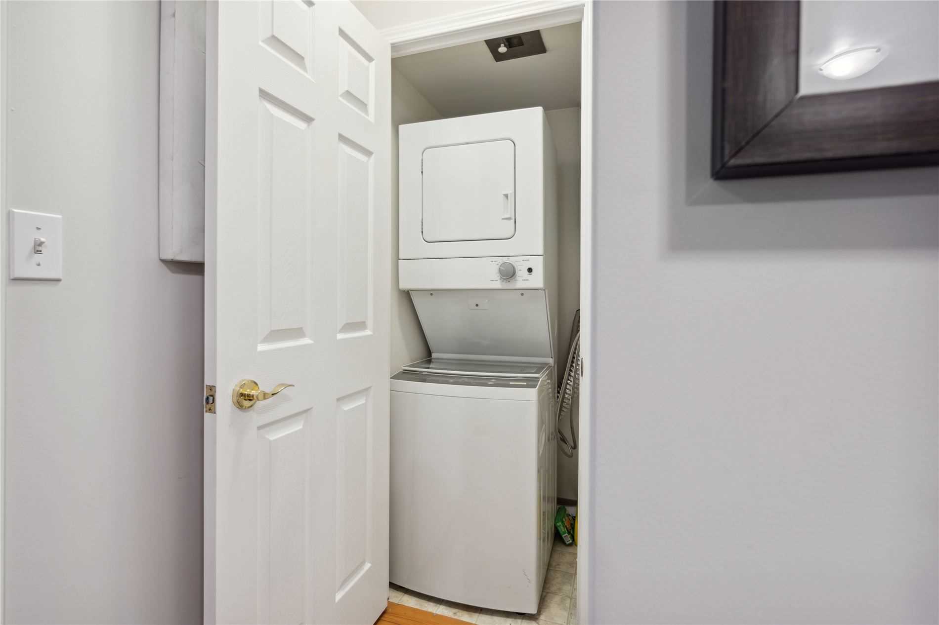 Listing C5930525 - Large Photo # 22
