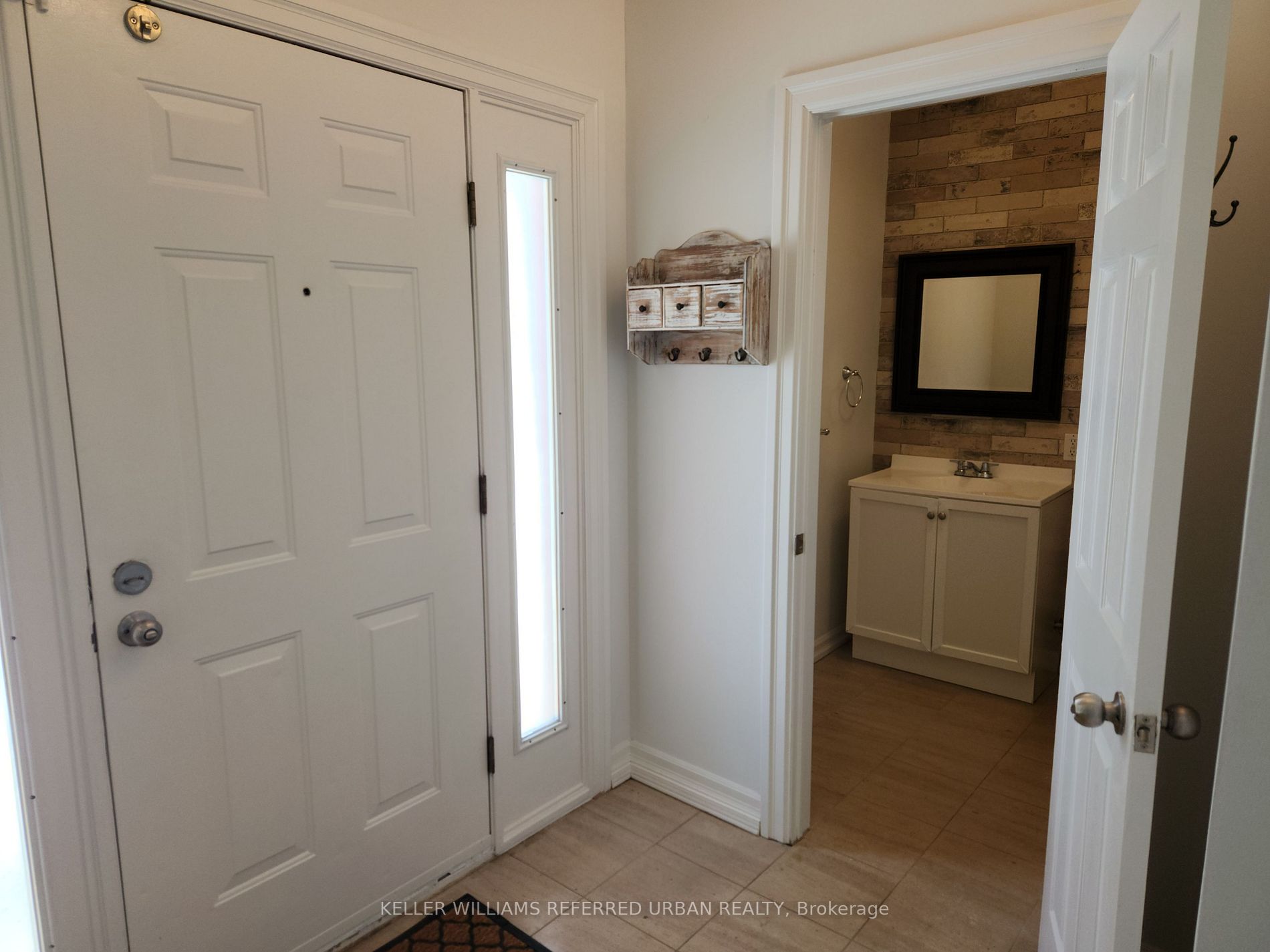 Listing C5930616 - Large Photo # 2