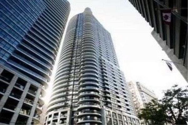 21 Carlton St, Toronto