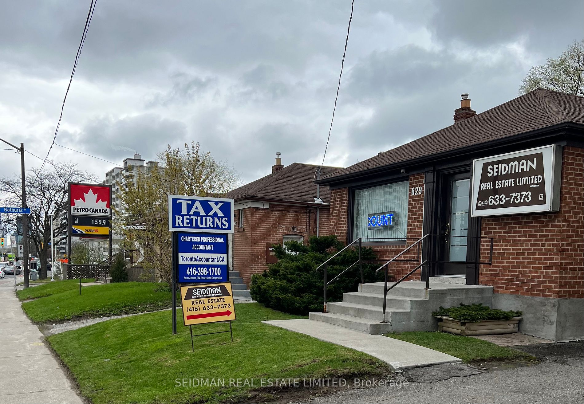 629 Sheppard Ave W