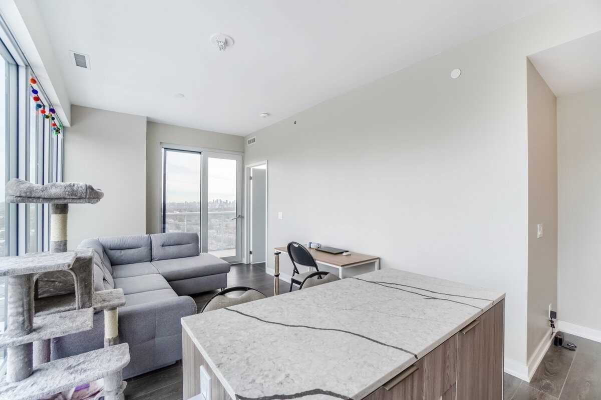 15 Holmes Avenue, #1708