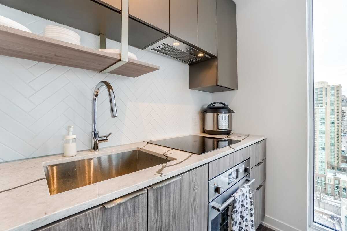 15 Holmes Avenue, #1708
