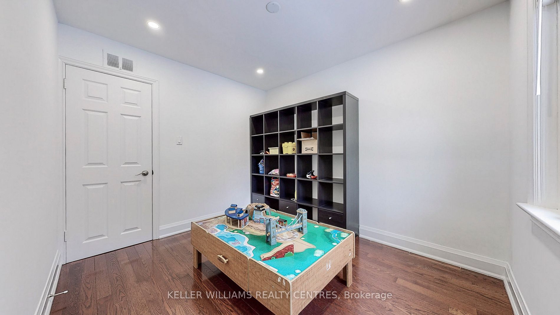 351 Lawrence Avenue W