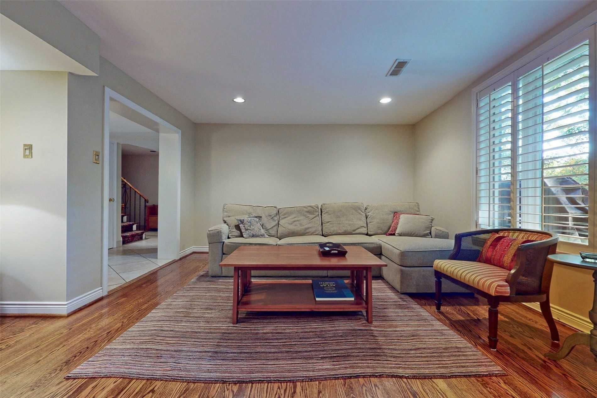 Listing C5932449 - Large Photo # 29