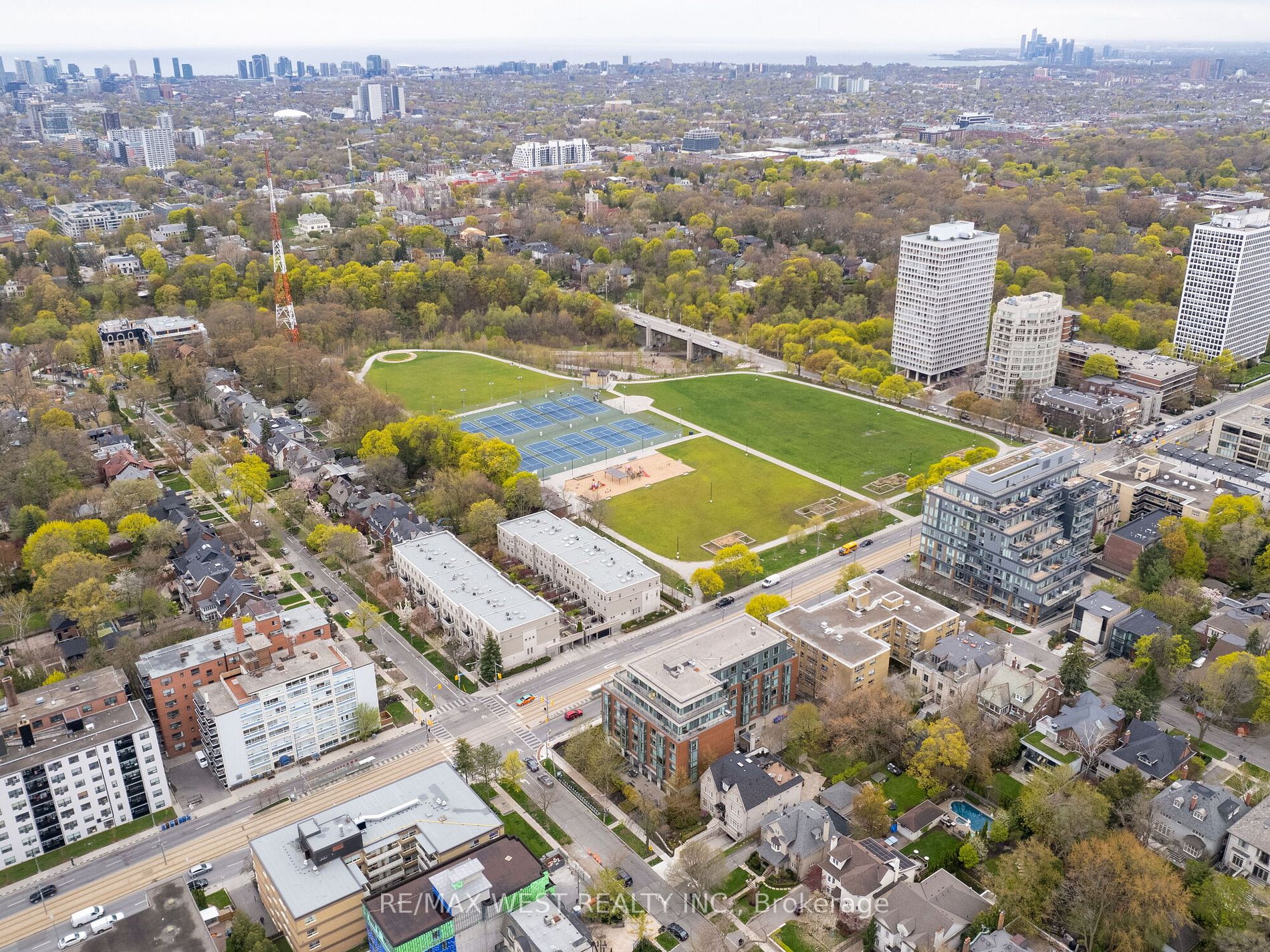 223 St. Clair Ave W, #613