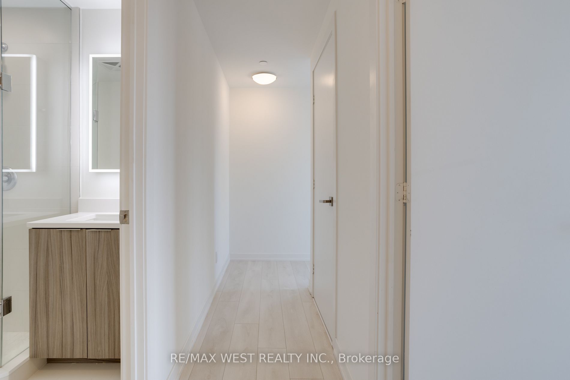 223 St. Clair Ave W, #613