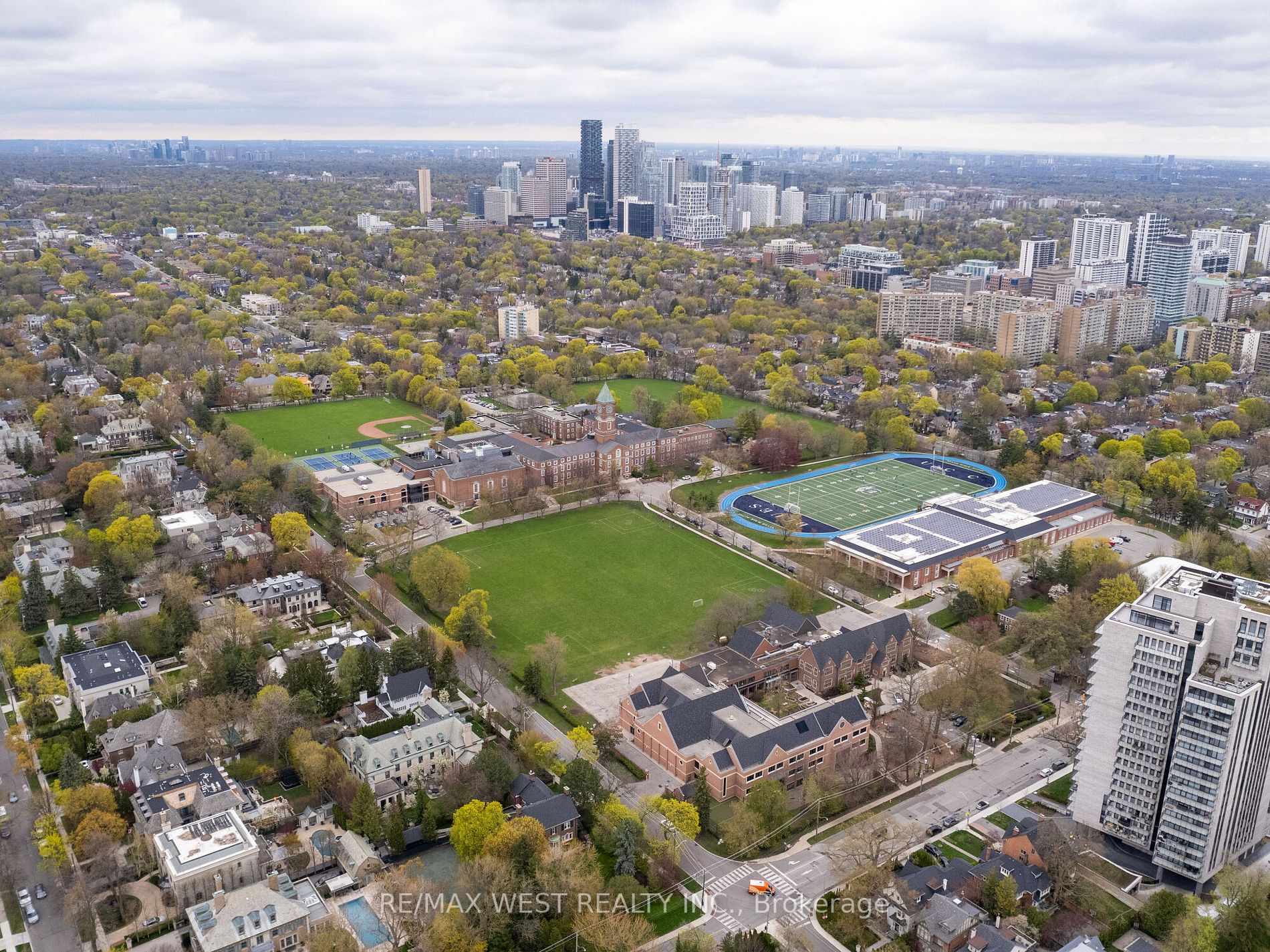 223 St. Clair Ave W, #613
