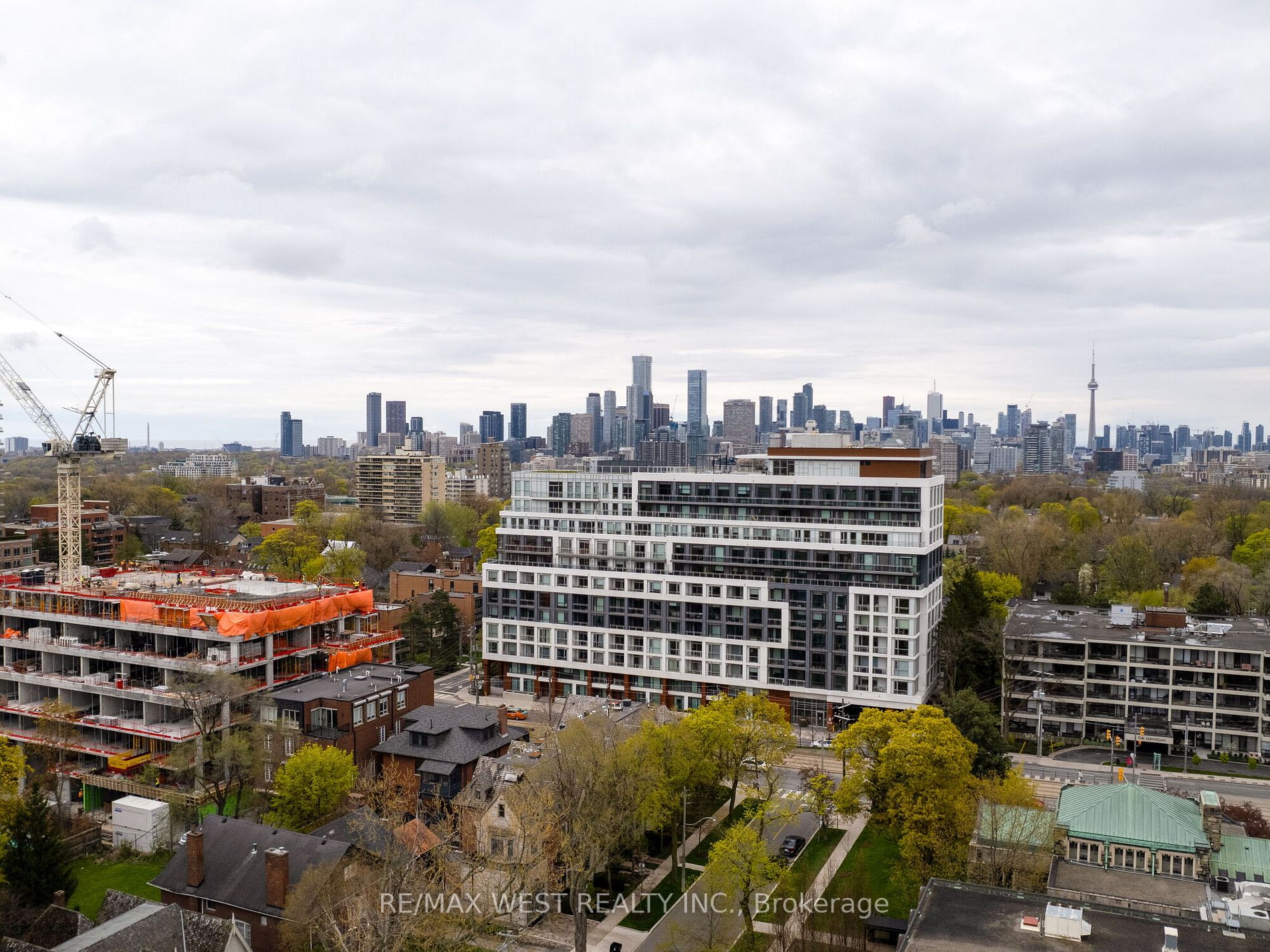 223 St. Clair Ave W, #613