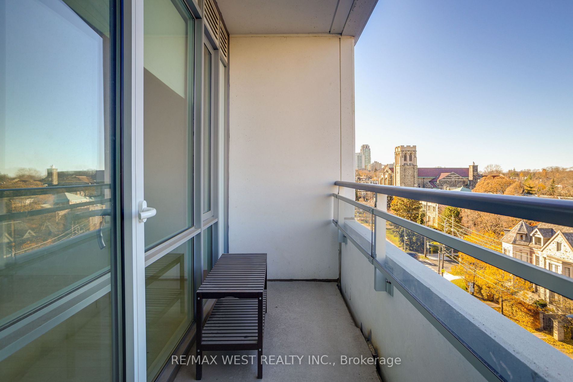 223 St. Clair Ave W, #613