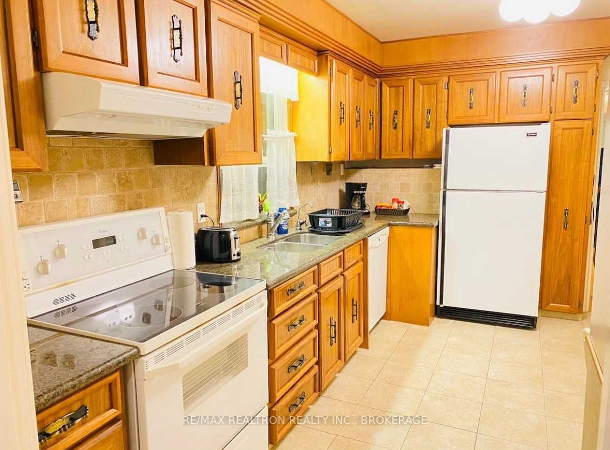 Listing C5933923 - Large Photo # 5
