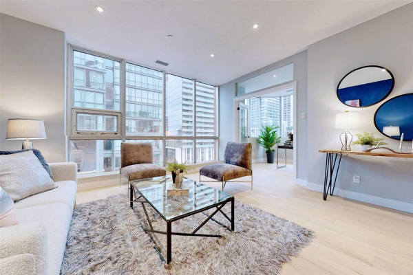 393 King St W, Toronto