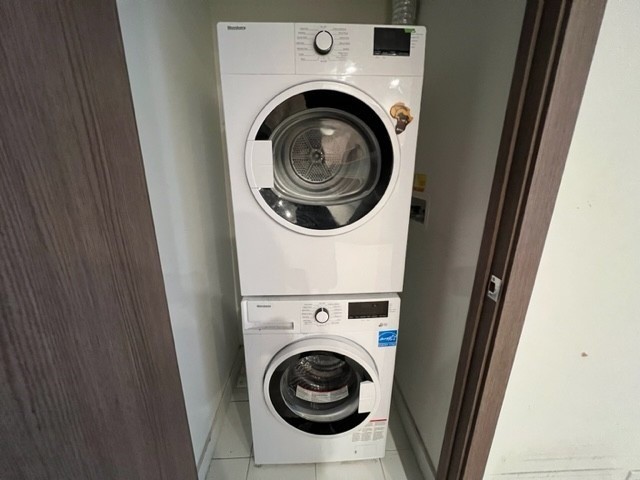 17 Bathurst St, #911