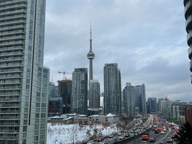 17 Bathurst St, #911