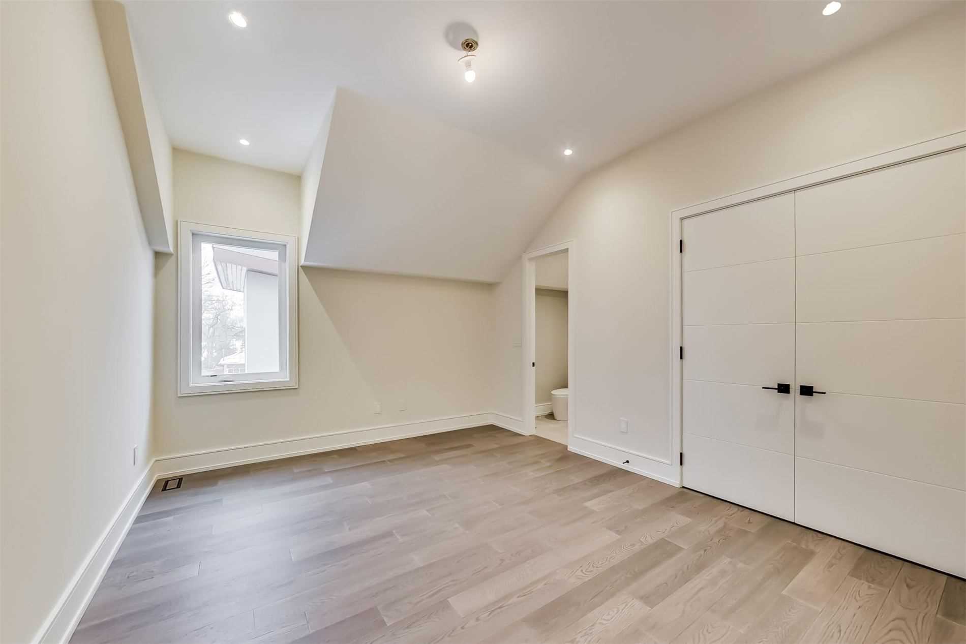 5 Yeomans Road