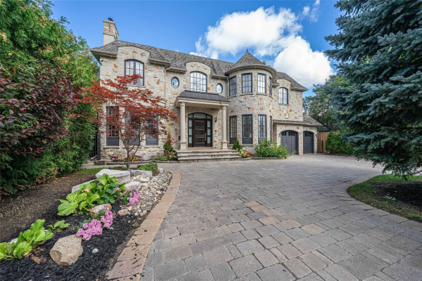 194 Valley Rd, Toronto