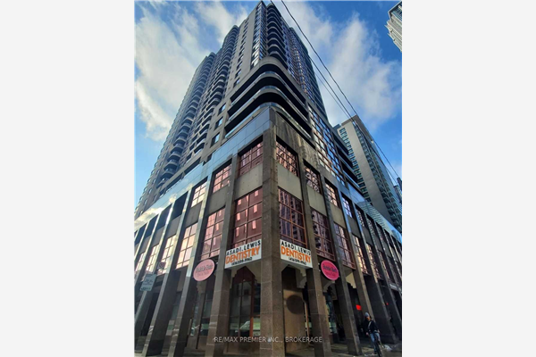 736 Bay St, Toronto