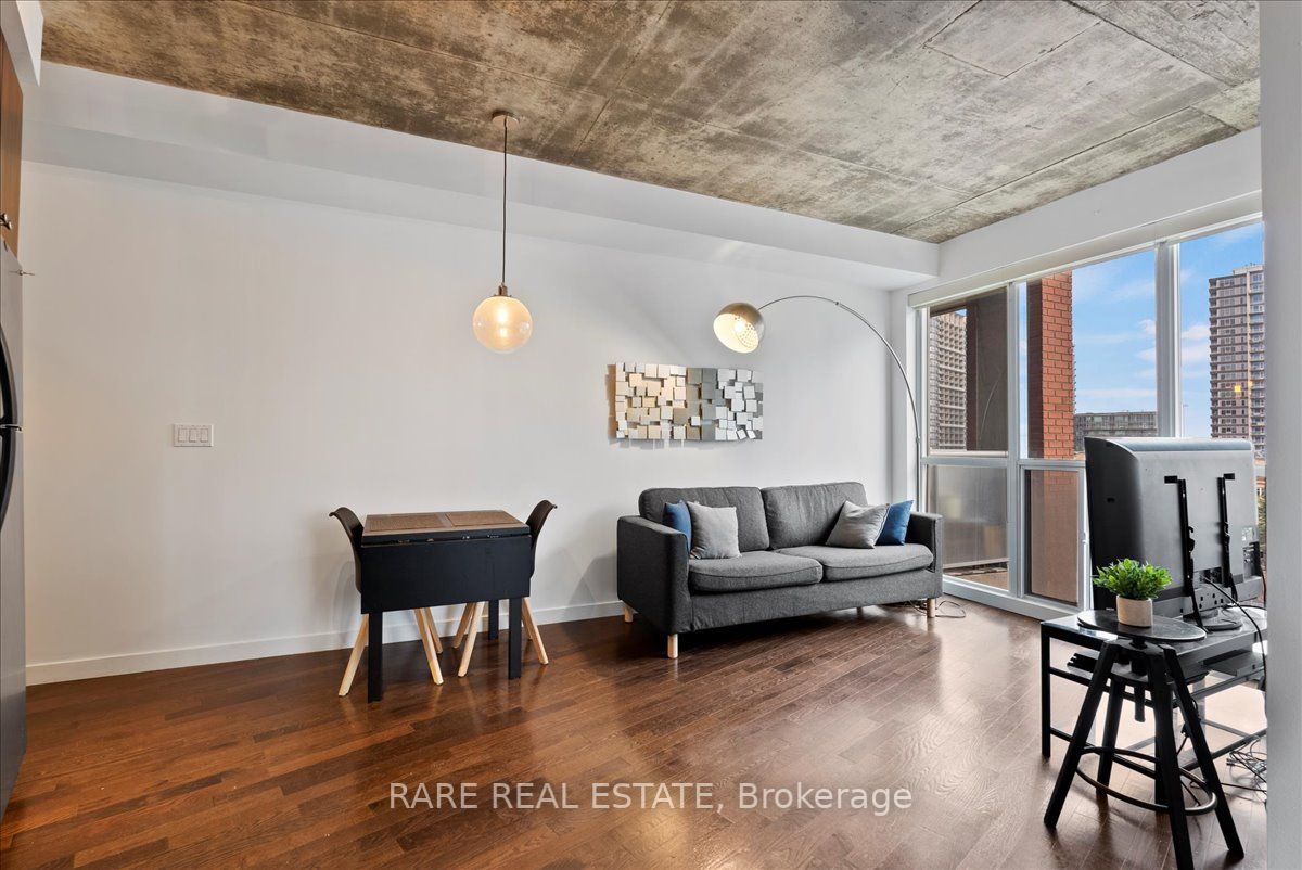 1 Shaw St S, #621