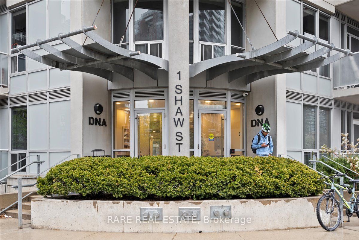 1 Shaw St S, #621