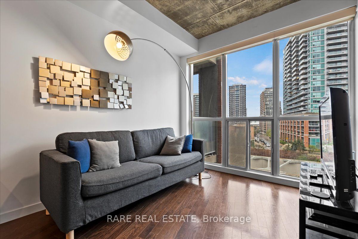 1 Shaw St S, #621