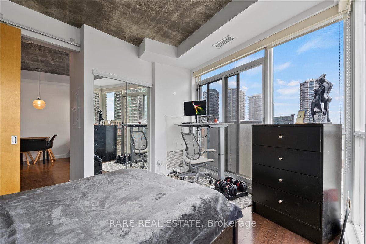1 Shaw St S, #621