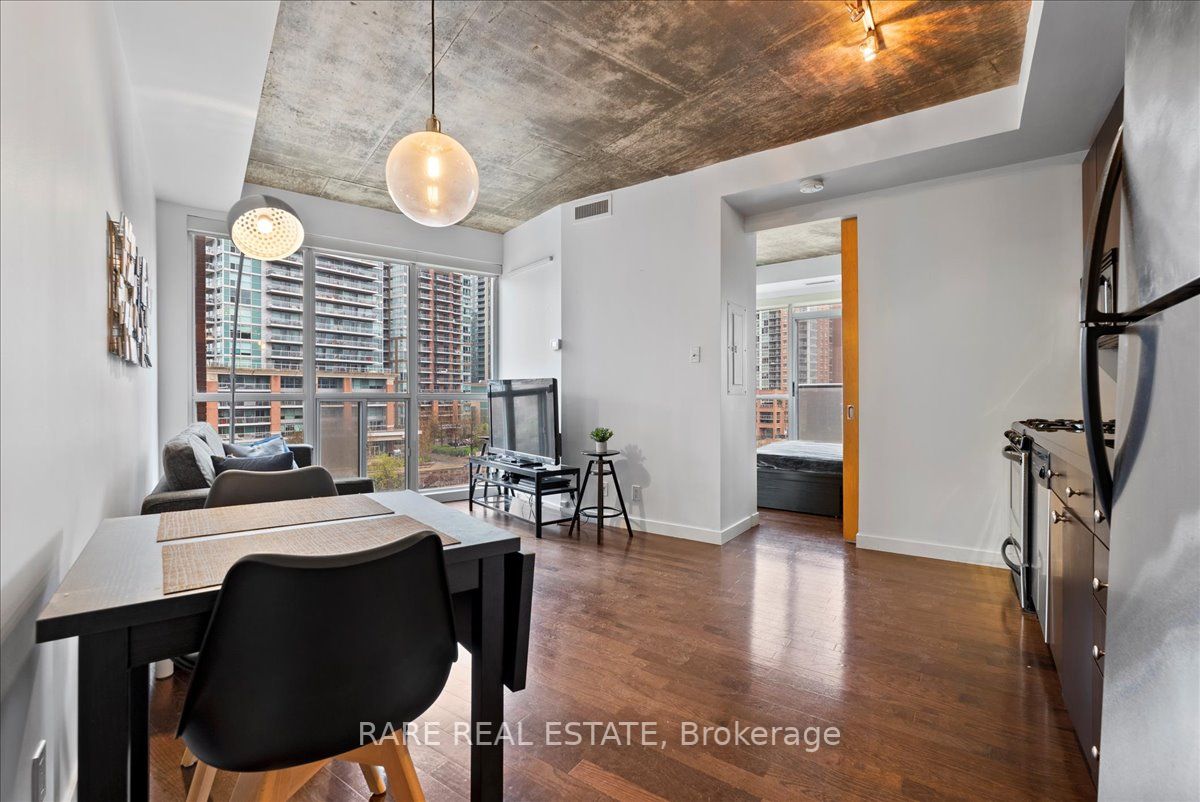 1 Shaw St S, #621