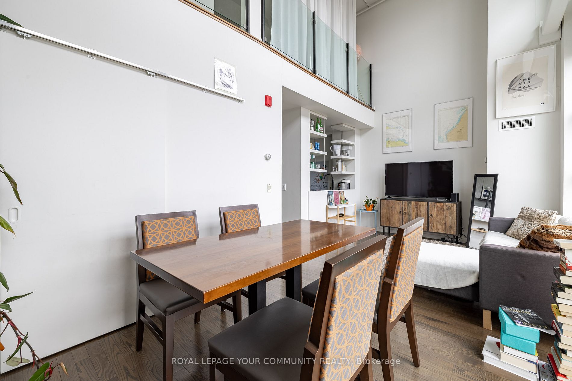 915 King St W, #506