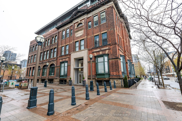 915 King St W, Toronto