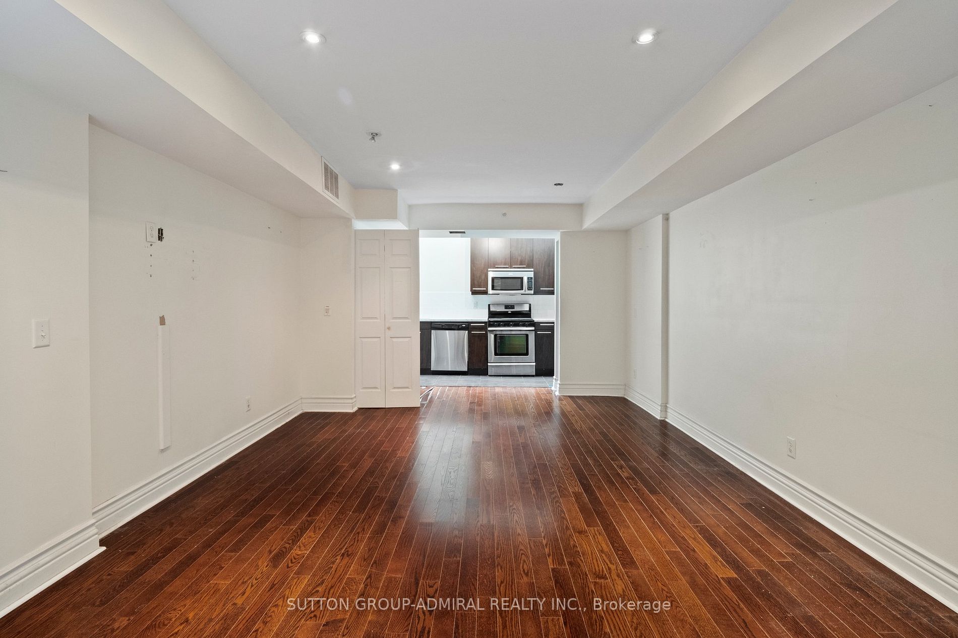 539 Jarvis Street, #M3
