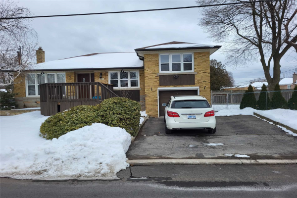 129 Brighton Ave, Toronto