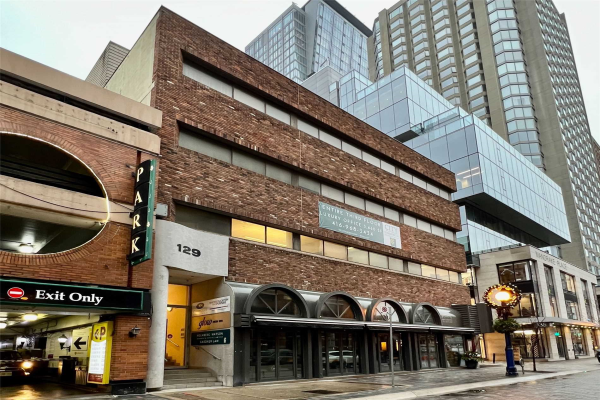 129 Yorkville Ave W, Toronto