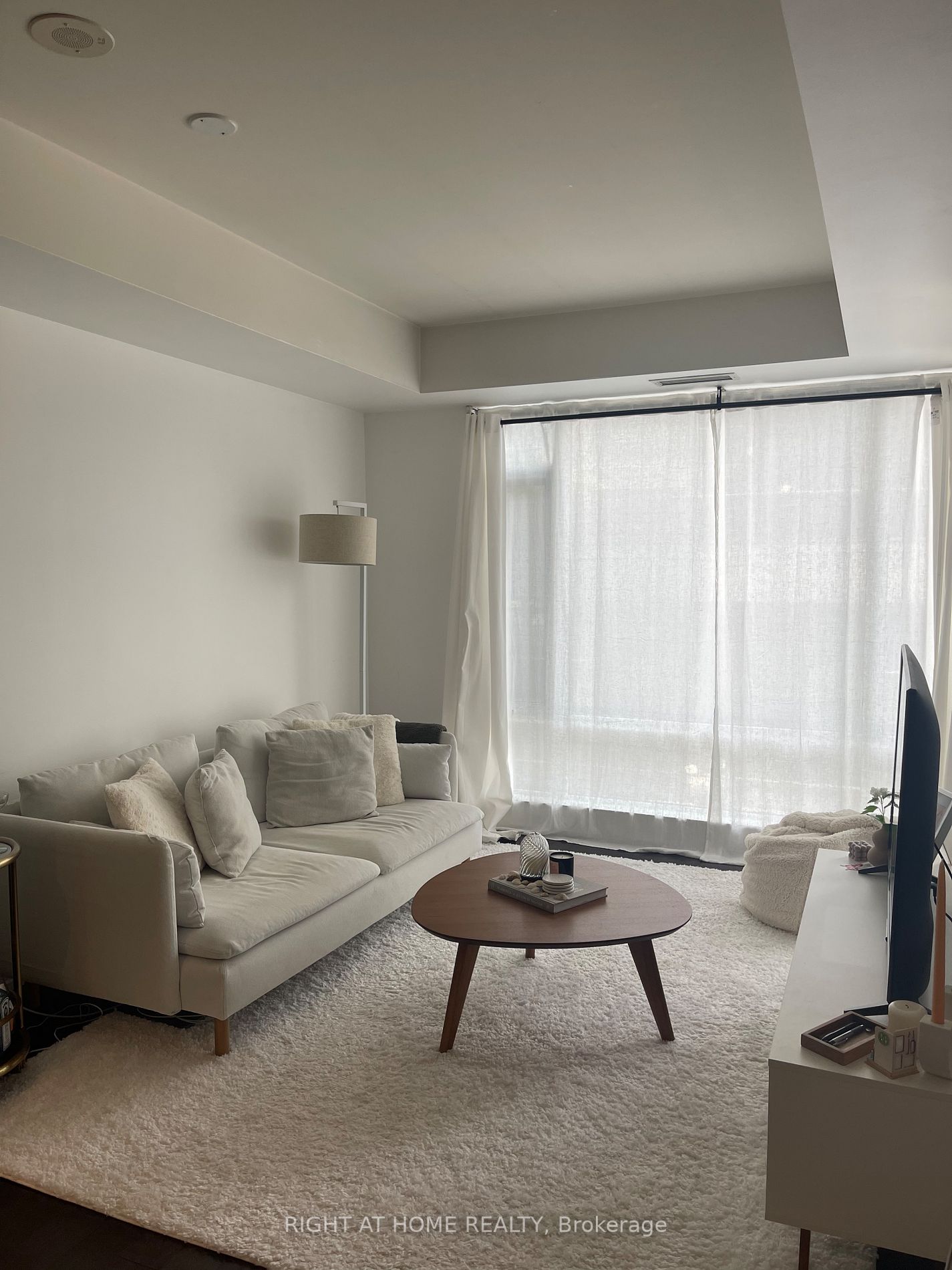 21 Widmer St, #807