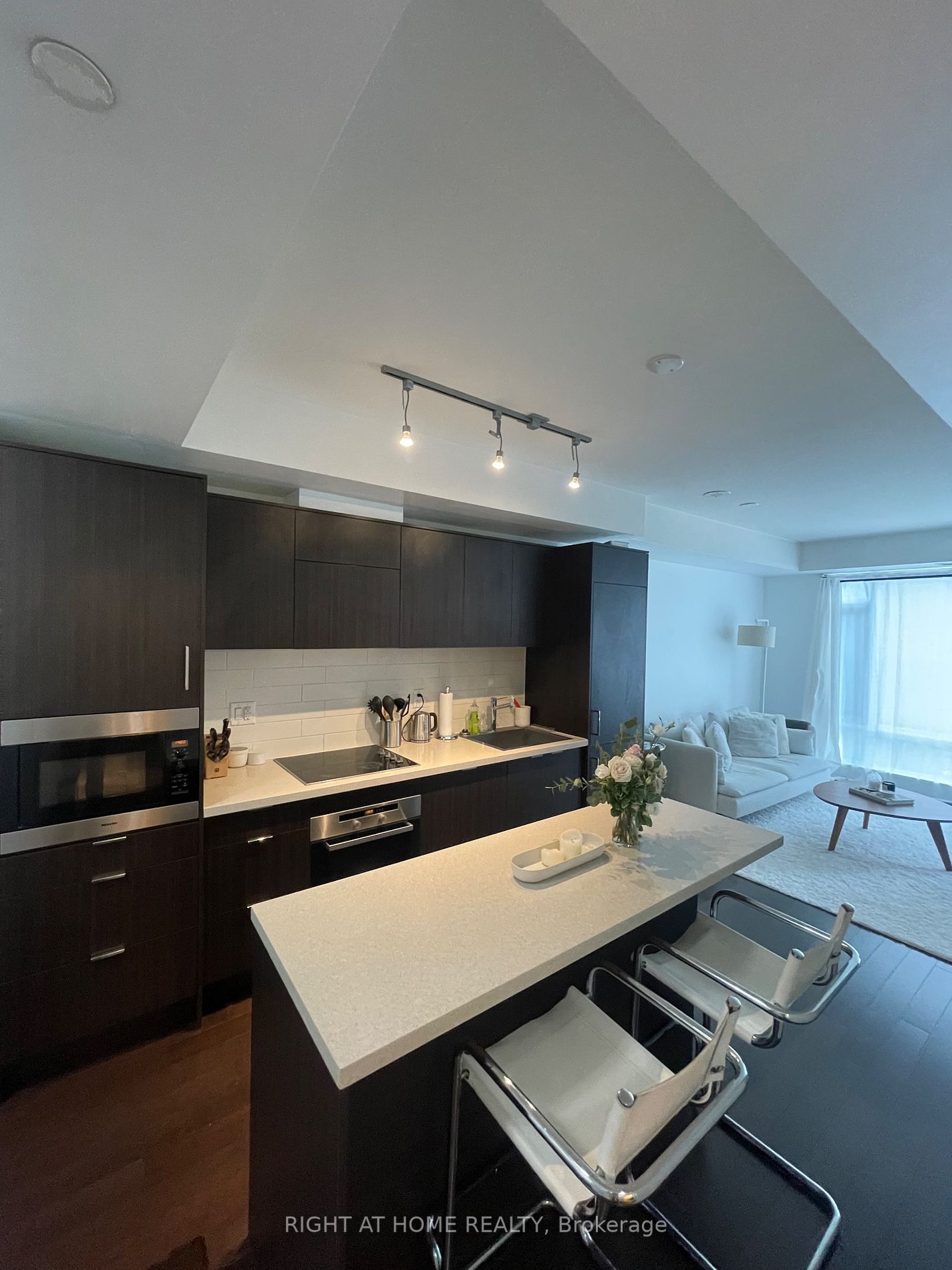 21 Widmer St, #807