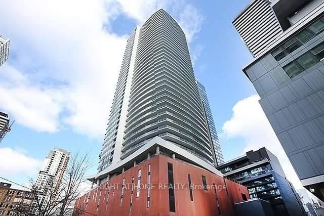 21 Widmer St, #807
