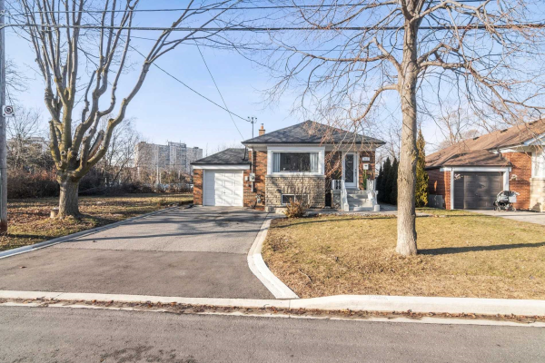 62 Baycrest Ave, Toronto