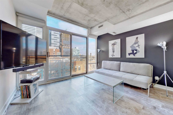 127 Queen St E, Toronto