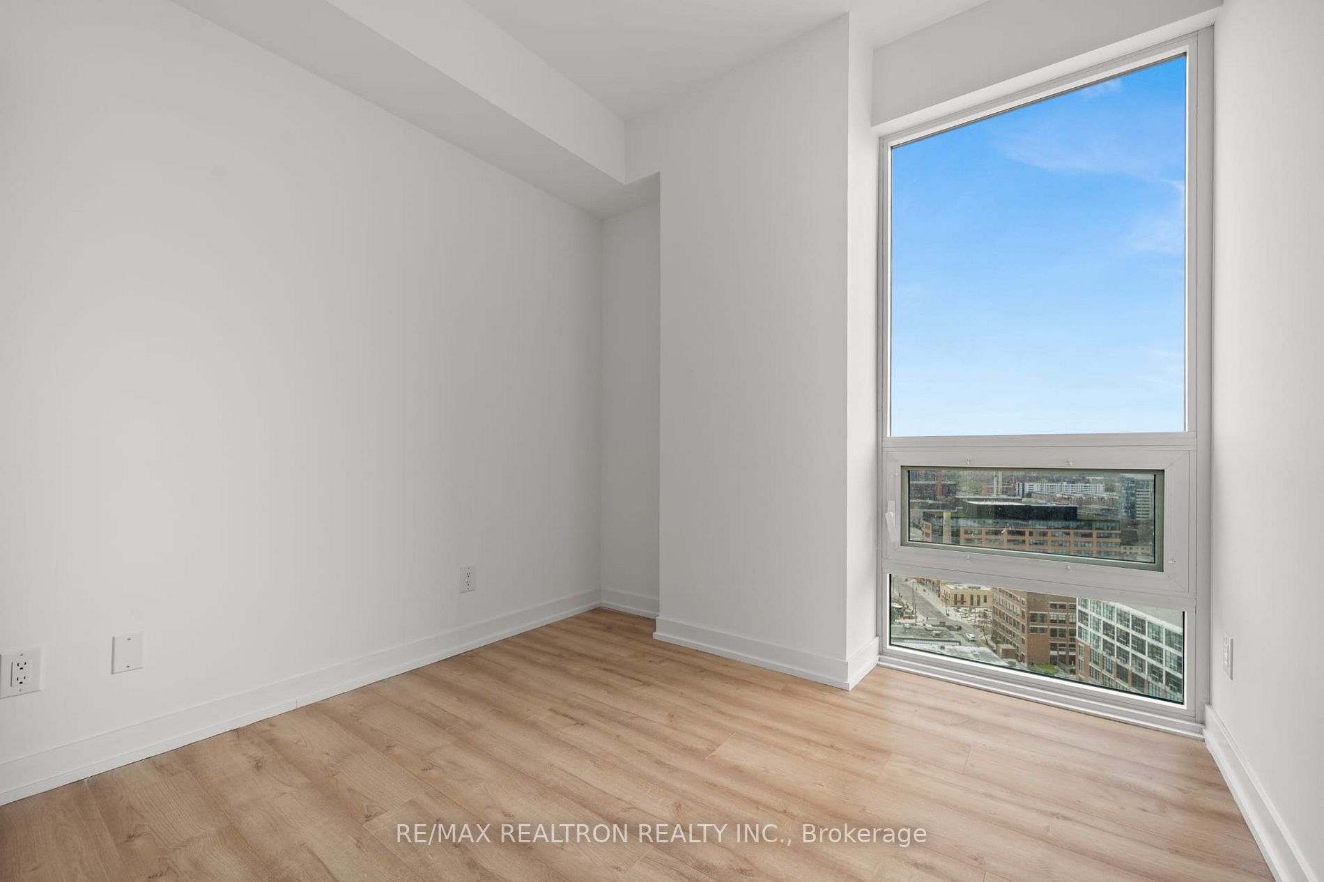 135 East Liberty St, #1905