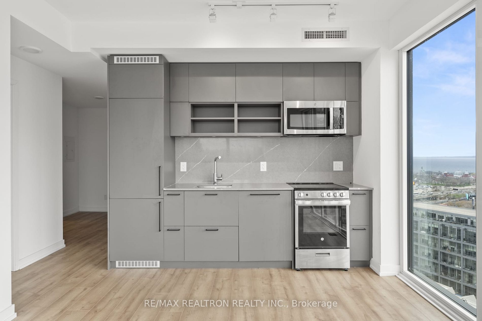 135 East Liberty St, #1905