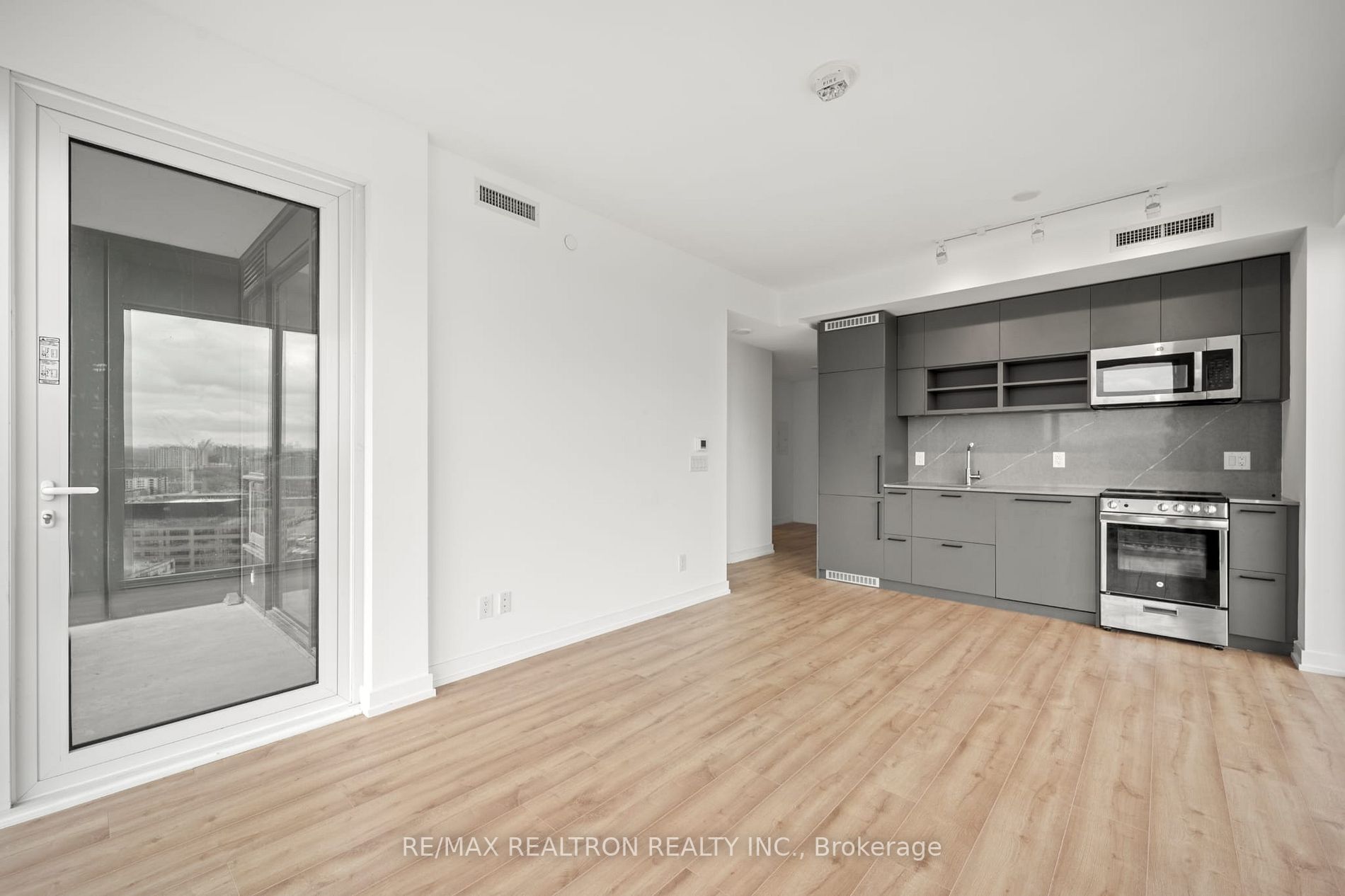 135 East Liberty St, #1905